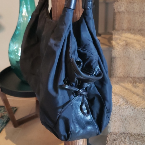 KATE SPADE black puffer tote with polka dot lining - Picture 5 of 10